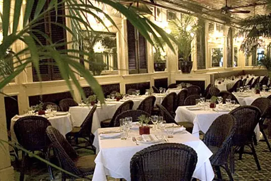 Le Colonial's dining room